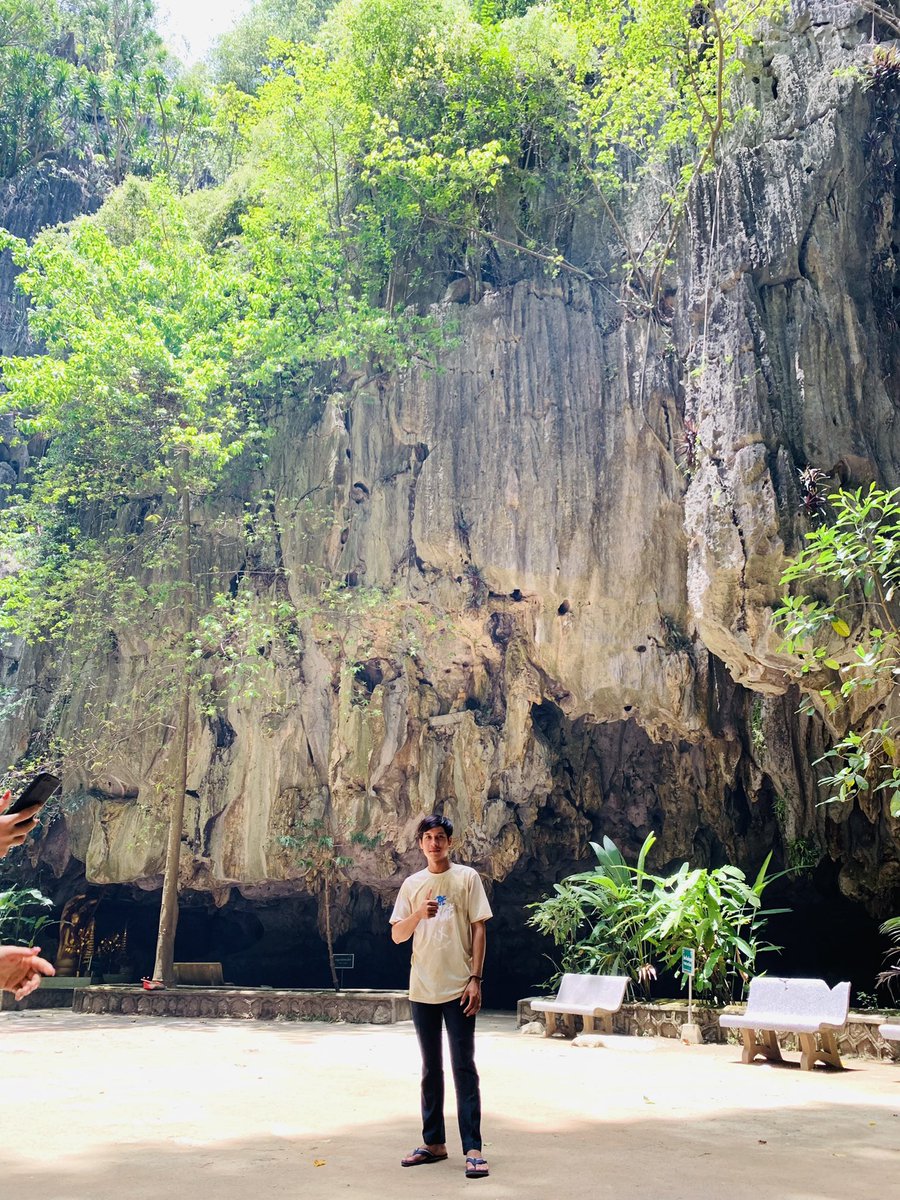 Good morning tos whit me 😬
ជួយ following account ថ្មីផងណា☺
ចាំអោយមួយ😅