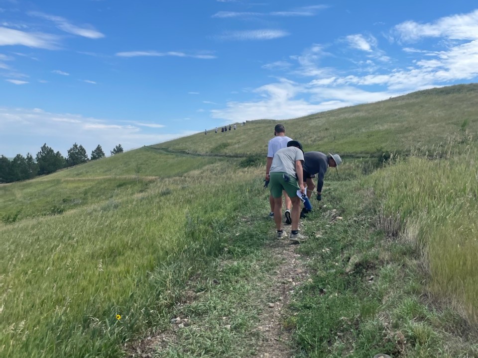 sdsmt's tweet photo. Kudos to the Mines football team for helping clean up and maintain the new Rocker Trail behind campus!  

The trail is amazing.  If you have not already, check out the video:  https://t.co/oYvXyxhxHe

#HardrockerProud #SouthDakotaMines https://t.co/jKrC4yk48X
