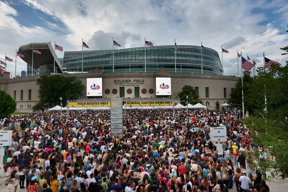SoldierField's tweet photo. Massive crowd for Bad Bunny tonight! Let’s do this Chi-Town! 🐰🌴✨

#WorldsHottestTour https://t.co/Z1pfroq8vq