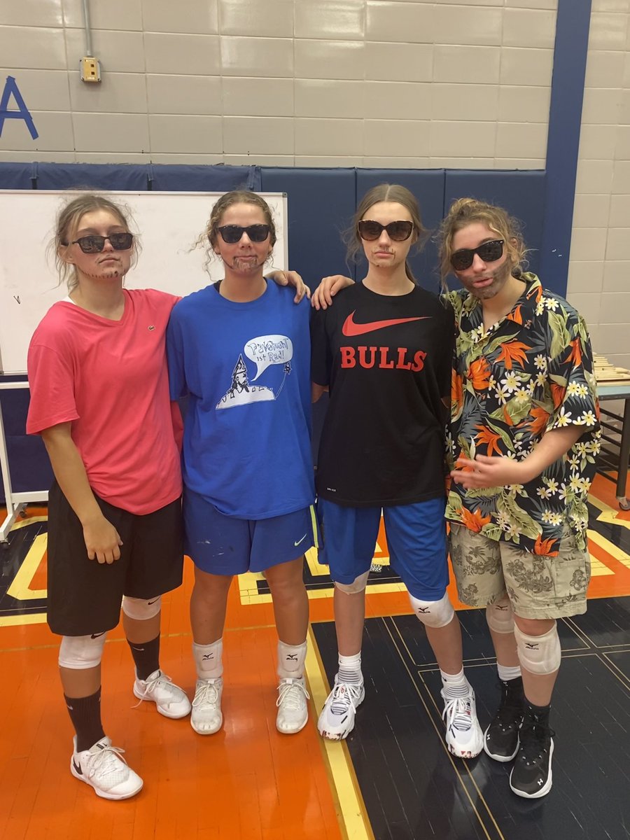 Mskelley0424's tweet photo. Had a FUN morning with these gals💙🧡 https://t.co/dCzwnc83U4