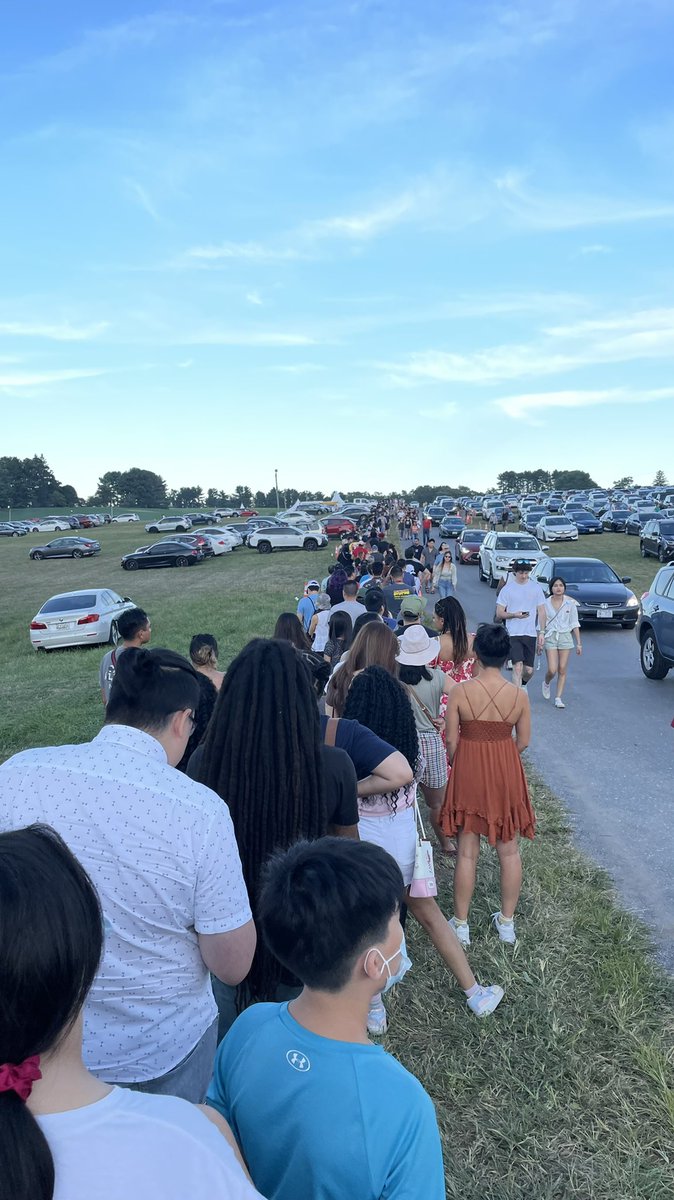 DaydreamRemix's tweet photo. Asia Collective Night Market could’ve been so cool. All the right vendors but terrible logistics all ‘round. Lines for food were dangerously long let alone the lines in traffic and the accidents that happened… eek. We went, walked a circle, and left without eating anything. https://t.co/uZ2MSyHtOh