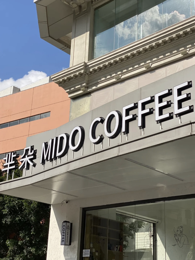ClarkJamesc's tweet photo. I love this place, tea time with my girlfriends, drinking coffee, talking about the future, talking about the present, it's good, good!#coffee #friends #freetime https://t.co/MAU2NQOxTg