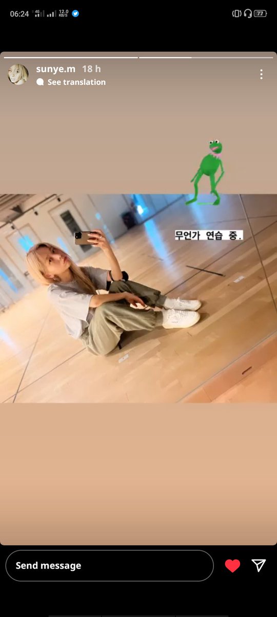 WGAlways's tweet photo. Woman is working on lil something she said.. I guess what it is.. Studio Choom?
#SUNYE #์ ์ #JustADancer https://t.co/VxfwsUVZRt