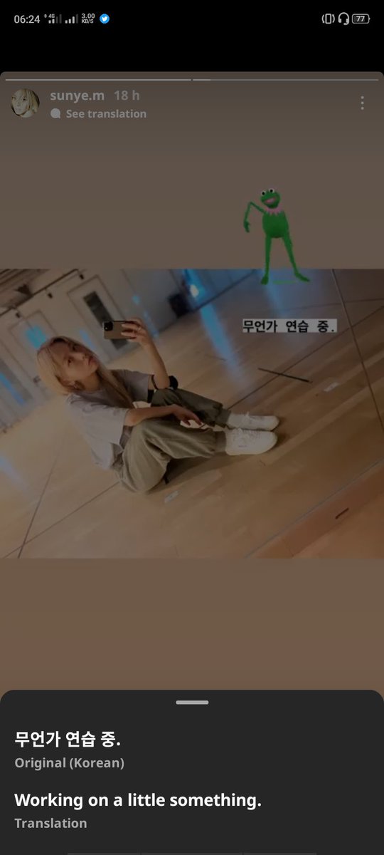 WGAlways's tweet photo. Woman is working on lil something she said.. I guess what it is.. Studio Choom?
#SUNYE #์ ์ #JustADancer https://t.co/VxfwsUVZRt