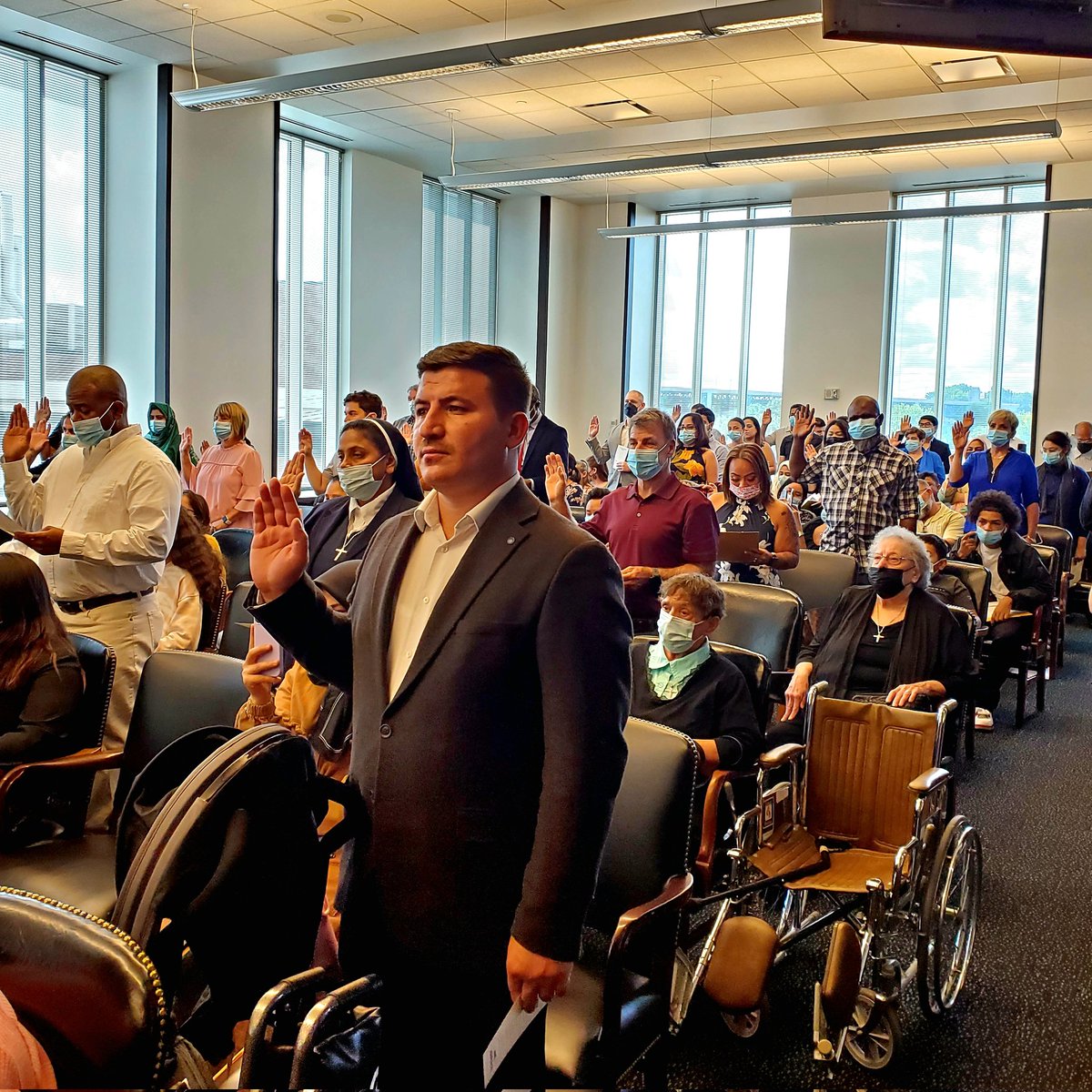 OCACleveland's tweet photo. Congrats and welcome to the 63 new Americans at the 8/19 Naturalization Ceremony with the Judge Greenberg administering the Oath of Allegiance. @OCACleveland was honored to assist 40 new citizens in registering to vote.
#ACEnetwork #ACEtheVote #ImmigrantsWelcome #NewAmericans https://t.co/O51lJG7zSm