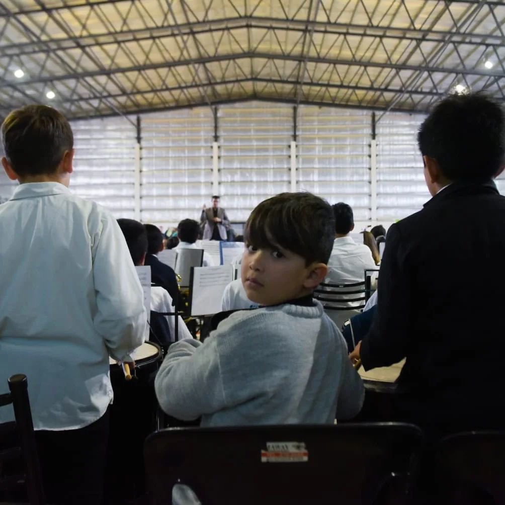 minsaurralde's tweet photo. El programa @coros_orquestas tiene 68 orquestas, 21 coros y contempla a 12.000 estudiantes en 89 sedes en todo el territorio bonaerense para formar y enseñar. 🙌🏻

#EducaciónPúblicaDeCalidad #LaProvinciaEnseña
@alferdez 
@CFKArgentina 
@Kicillofok 
@AlbertoSileoni 
@BAeducacion https://t.co/AcQIGOGpky