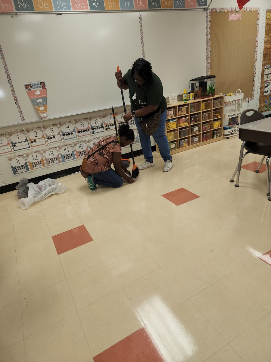 RFINLEY106's tweet photo. Teamwork makes the Dream work!!
#teamatherton https://t.co/XdVxA8wCNJ