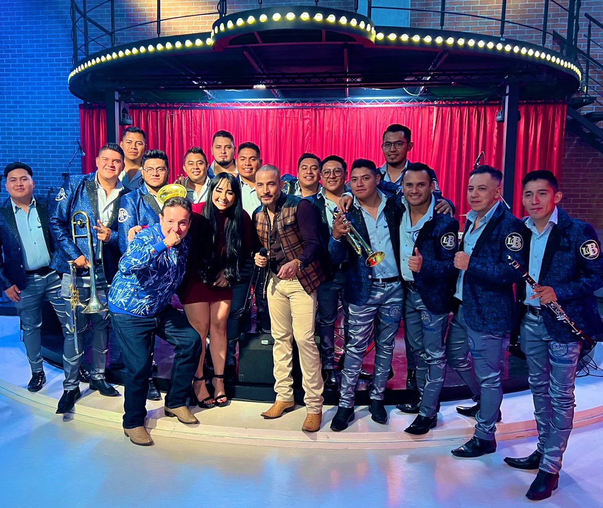 GermanMontero5's tweet photo. Aquí con mi Amigo unos de los Grandes de nuestro país en la locución #adrianpadilla y mi paisana #stefanylopez grabamos el programa #palabanda por @quierotv_gdl https://t.co/ib0H5D6Wgl