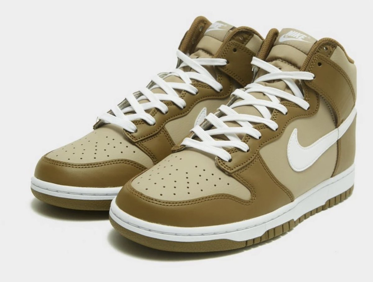 SNKR_TWITR tweet media