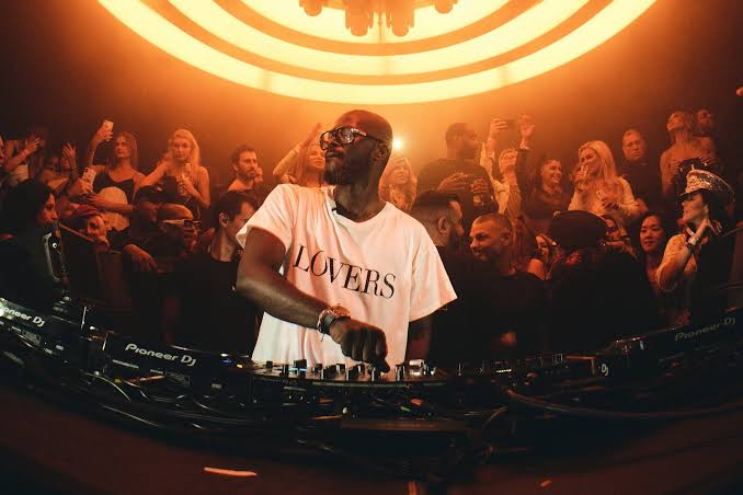 soundmeupmx's tweet photo. Éste año obtuvo el grammy como mejor álbum de electrónica.
30 Octubre @RealBlackCoffee en Hipódromo de Las Américas. Boletos: https://t.co/p5EP20JDlw
#f1 #f1mexico #f1mx https://t.co/MxuPmIhOOo