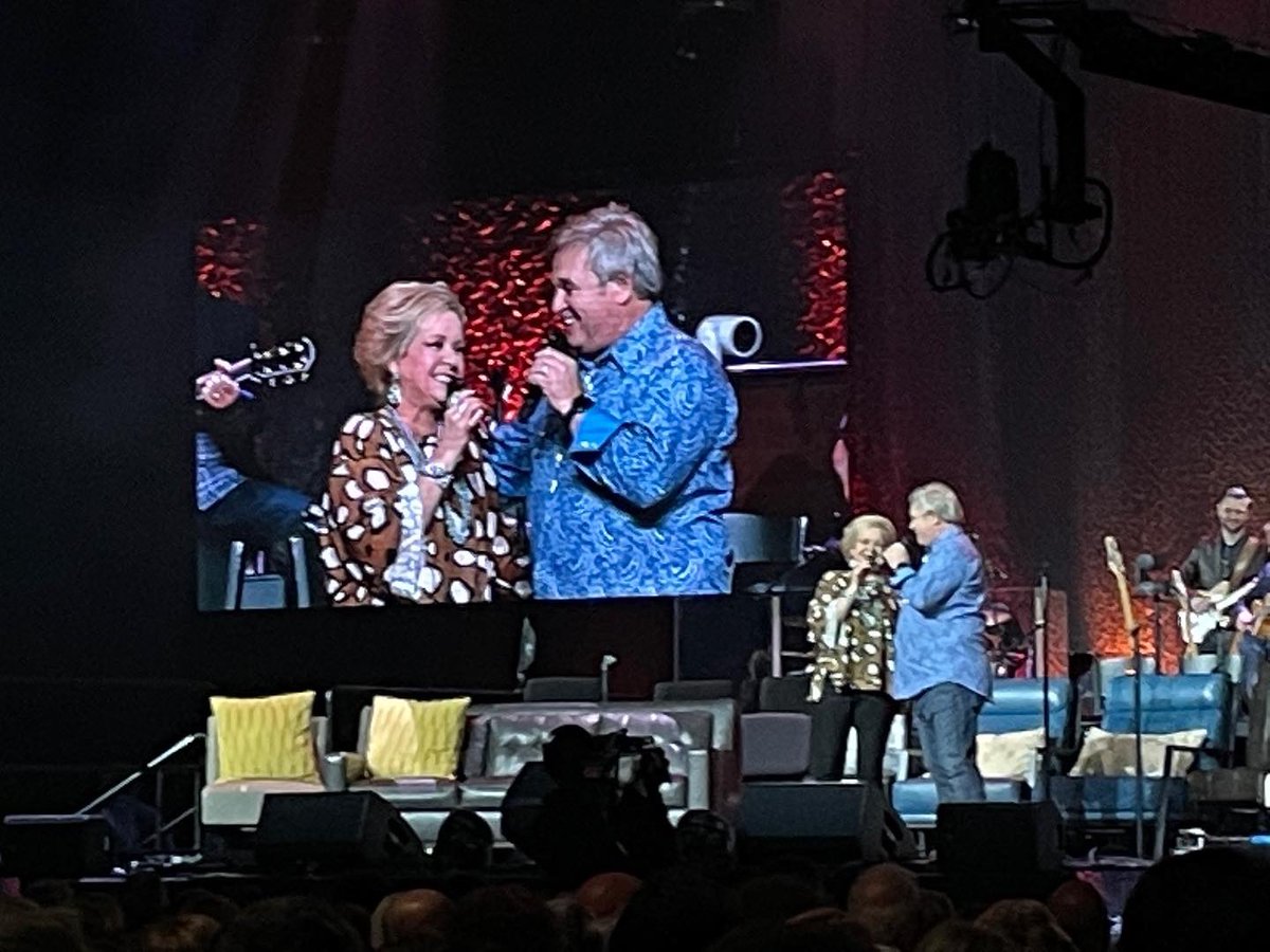 LT6ITM's tweet photo. So thankful to enjoy beautiful gospel music @Gaithermusic @1KevinWilliams @genebass @JSEaster and so many others! https://t.co/pENFSZWOwz