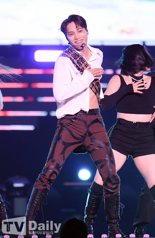 charmlegaspi's tweet photo. [TD포토] 엑소 카이 '강렬한 무대' 
https://t.co/rzvknHfIMi

#KAIexpress_Suwon
#KAI #카이 #엑소카이 #JONGIN #김종인 
#SMCU2022WithEXO 
#EXOExpress_Suwon
#엑소 #EXO #weareoneEXO  @weareoneEXO https://t.co/Tj3YWTBwLY