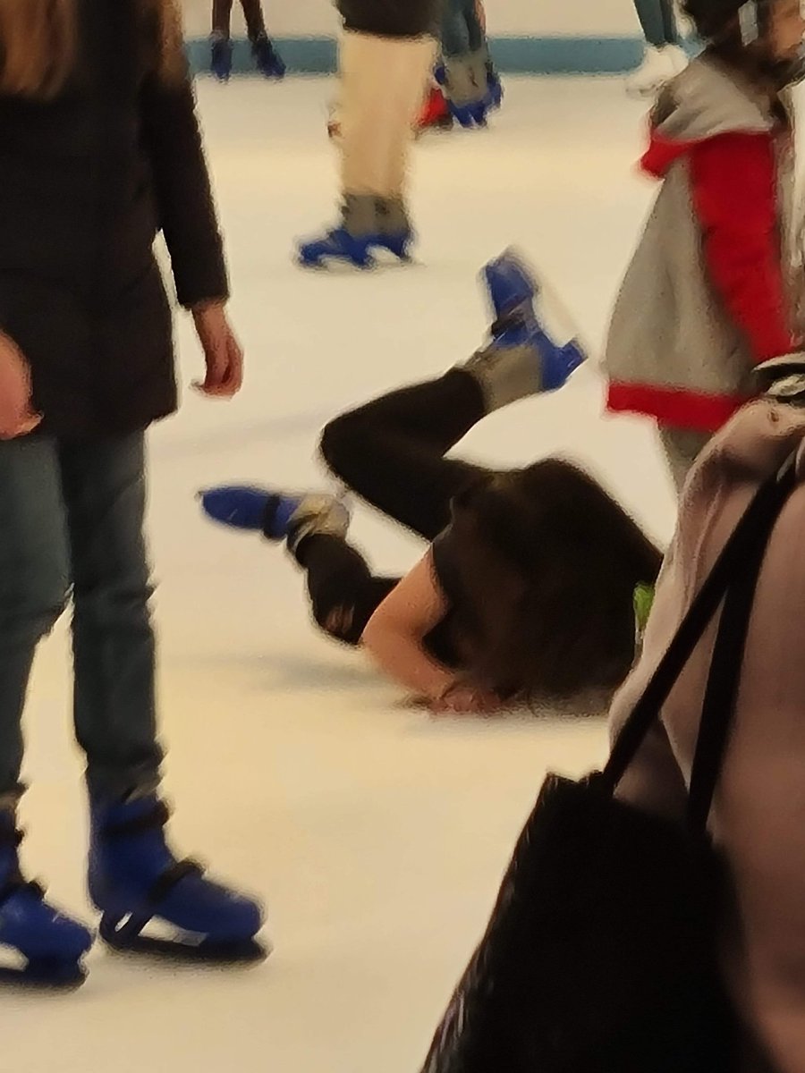 When life imitates art! Too bad I was never good at art 🤣 This wipeout was too good not to share!