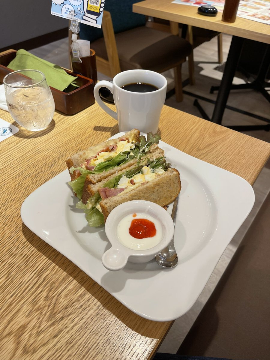 44RiderJ's tweet photo. モーニング😋
むさしの森珈琲
ベーコンエッグサンド
(ヨーグルト付き)
ブレンド珈琲
ごちそうさまでした。👍
#むさしの森 #カフェ
#Cafe #coffee
#ブレンド #珈琲
#coffee #朝 #朝食
#モーニング #morning
#ベーコンエッグサンド
#ヨーグルト #Yogurt https://t.co/IP8NMNPZZ6