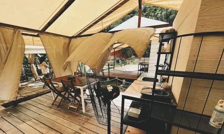 lokalisstay's tweet photo. 📍Canopy Villa Glamping Park, Janda Baik 

Antara aktiviti yang korang boleh plan nanti bbq, malam malam boleh layan unggun api. Ada juga trekking ke air terjun dan boleh memancing. 🤩 https://t.co/1by6t5qdrO