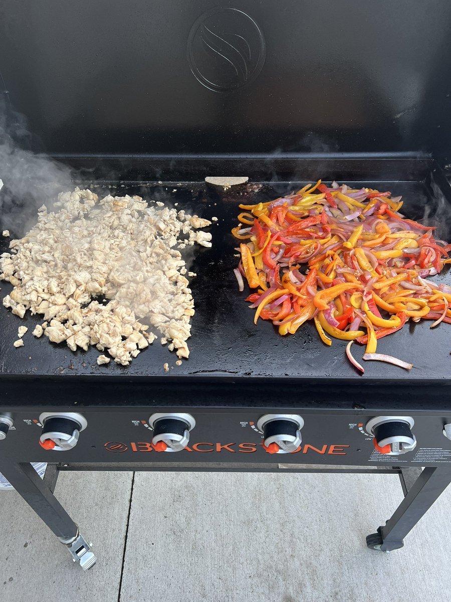 Veens3's tweet photo. Fajitas! https://t.co/ZY68IKkJAj