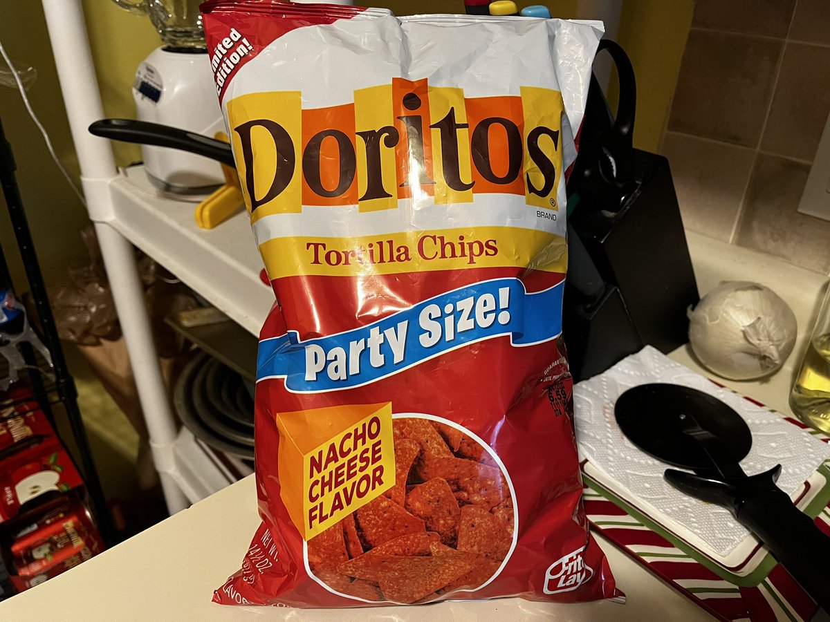 80svault's tweet photo. @Doritos Thank you for bringing back the classic ‘80s packaging! https://t.co/ZYK6q3Qo99