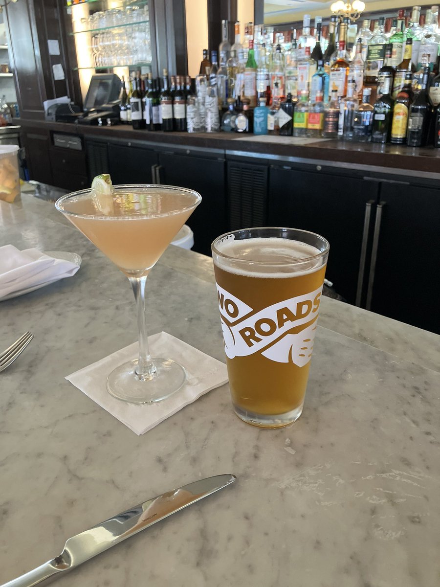 Grilling Oysters w/ Love of my life <a href="/rjcerrati/">Robin Cerrati</a> .. gorgeous night. Plus lunch!