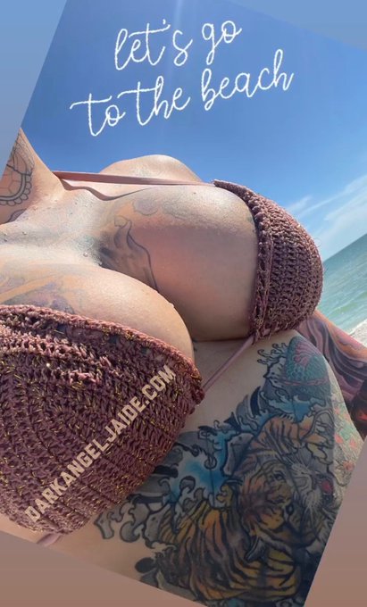 Let&rsquo;s go to the beach 🏝  https://t.co/daoJ1d89RZ https://t.co/5PvPz6JkU8<a href="/tag/floridagirl"class="tags"><span>#floridagirl</span></a>