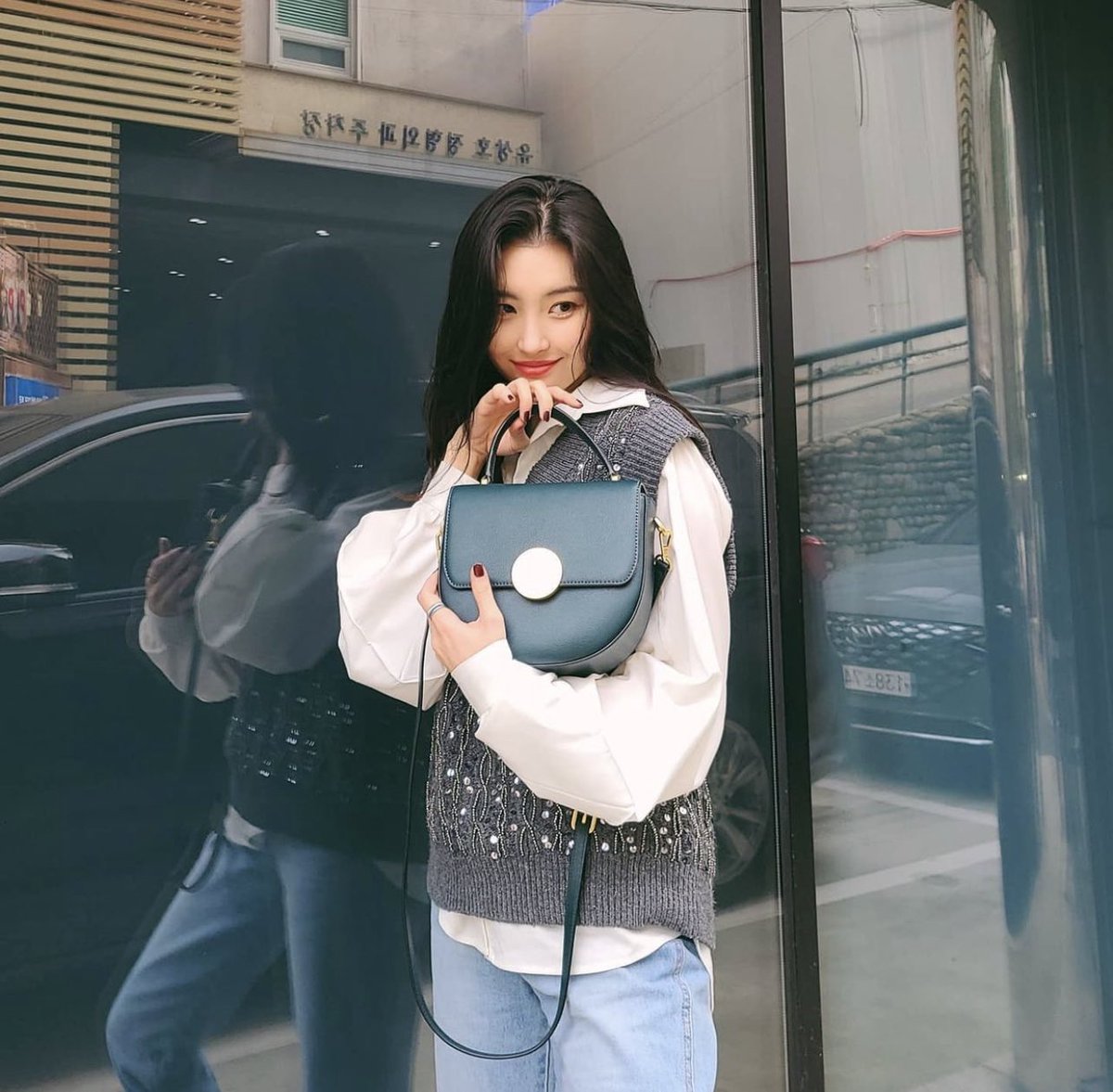 MAKlSITE's tweet photo. Súbanle al estéreo de mi trokona porque ya empezó a sonar 𖦹 #ℙopㅡ𝐀ttenti𝑜n y la he declarado el nuevo himno de mis huesitos emo, ai veo a gente que no se ha puesto las pilas para escuchar el #90sPopStream los voy a cancelar para siempre.
𝒇𝒓 ᴛhe ᴍuser ✷ tune–zone https://t.co/og7NuqGdWS