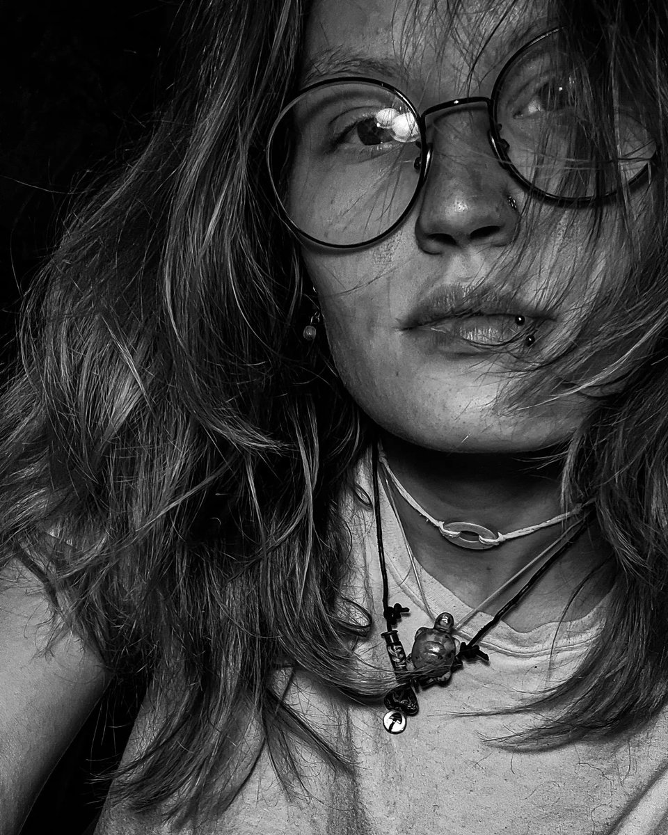 96jazzybear69's tweet photo. Photo: Myself
#selfportrait #photography #somethingnew #PHOTOS #myself https://t.co/RAx9TeVJ55