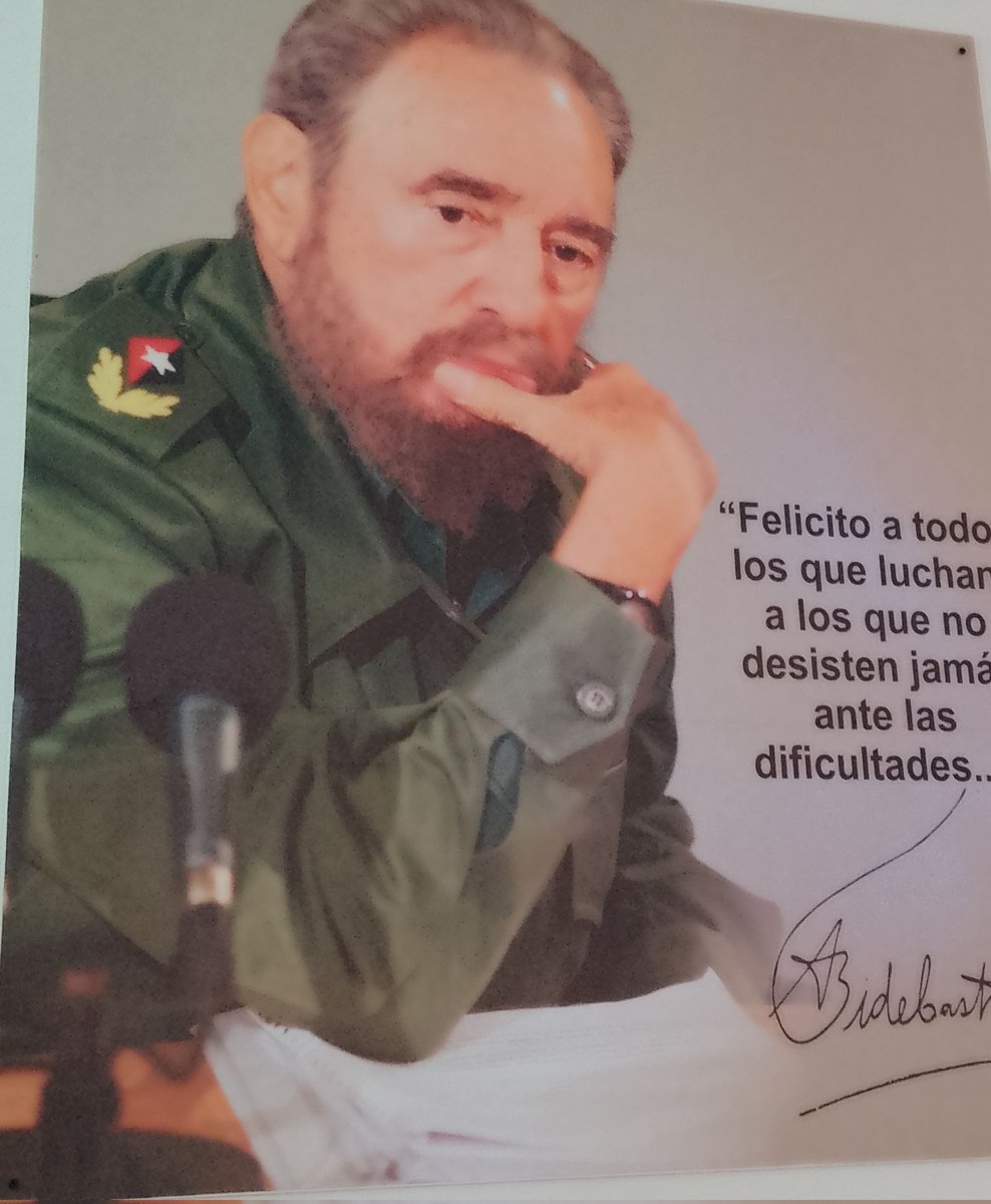 AniaBatistaGar1's tweet photo. #FidelPorSiempre https://t.co/vtvr0usLxG