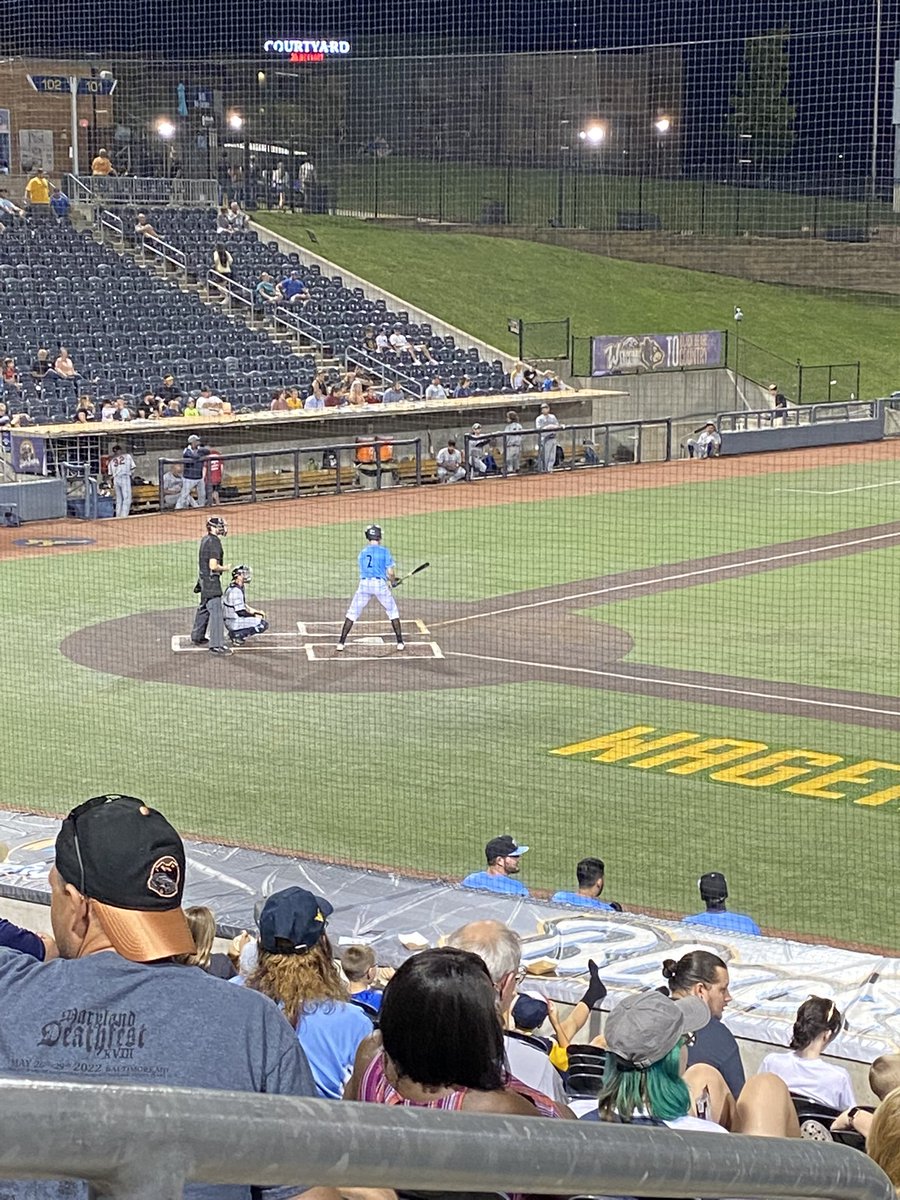 changley25's tweet image. Awesome getting to sit in the stands and watch @TurnerHill6 play in the @mlbdraftleague tonight! @EttaExpress_MC @WVBlackBears