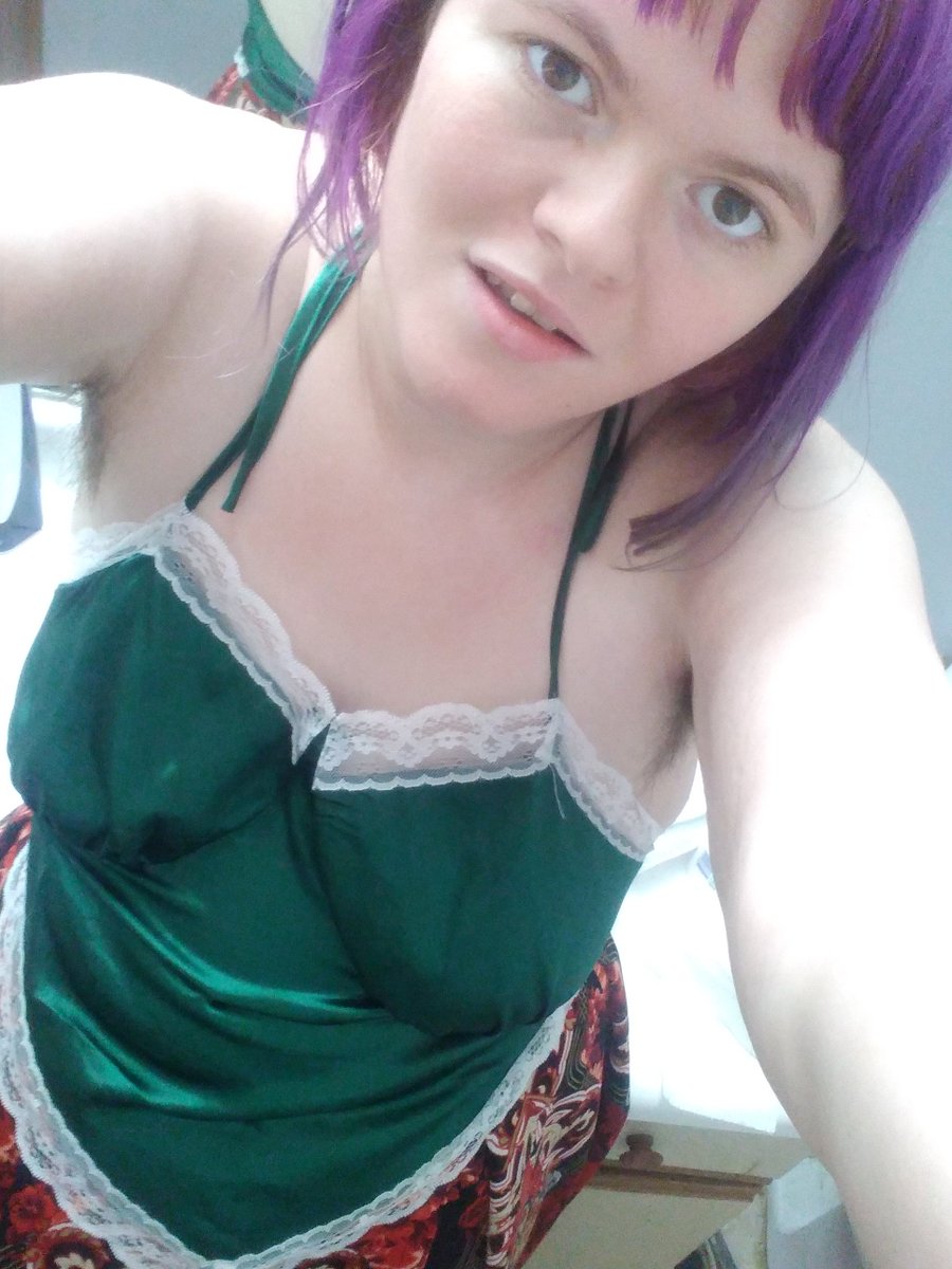 AriGoodGurl's tweet photo. Pretty elf inspired look #feyfolk #cosplay https://t.co/wcSZUyo7Bu