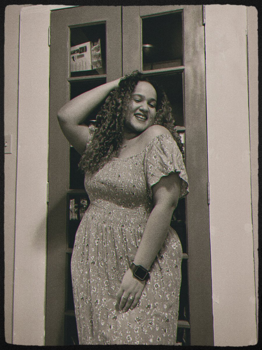 ¡No importa que tipo de cuerpo tengas, amate, quiérete y valórate! #curlyhair #plussize #plus #outfit #outfitday #fotoday #FotoDelDía