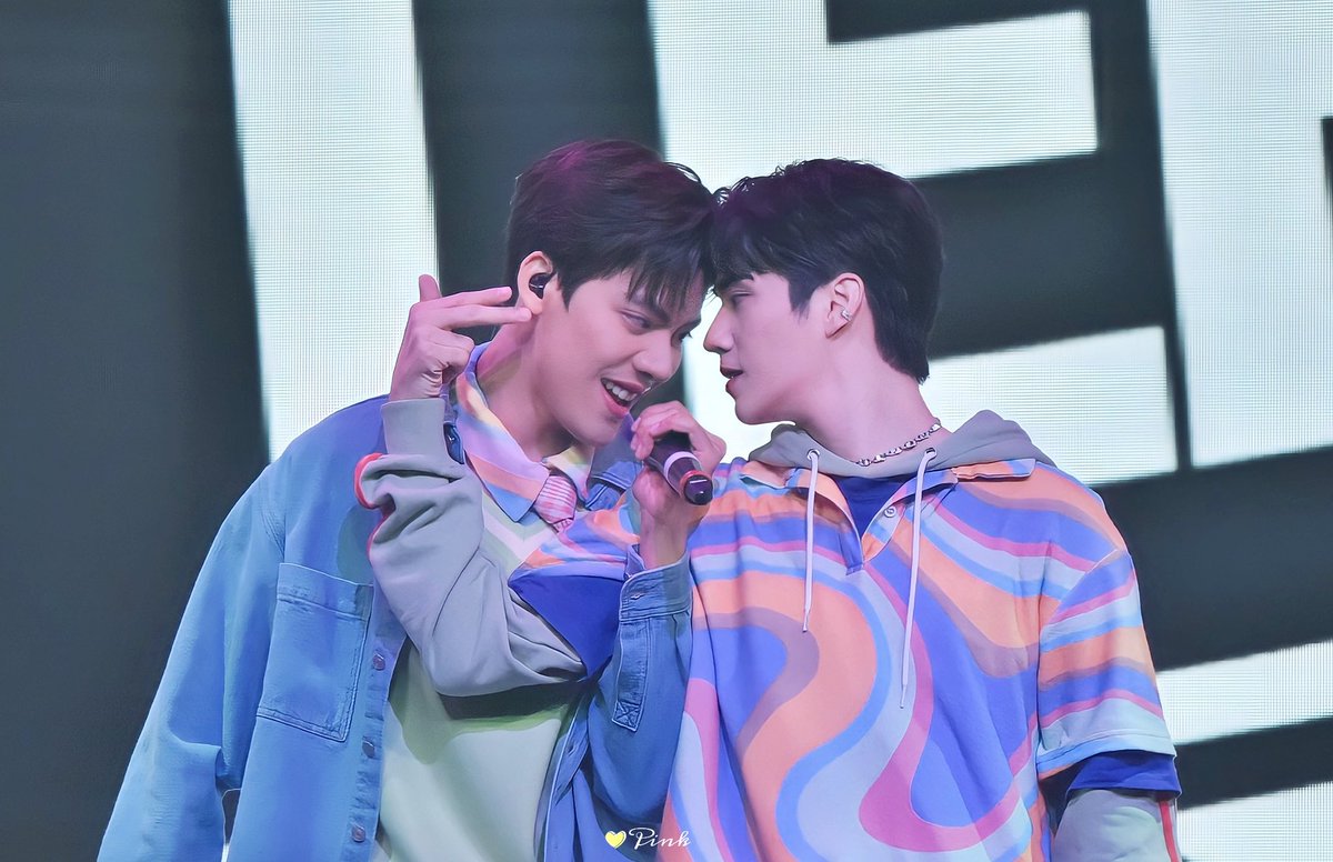 Pink_JTM1's tweet photo. 👁👁สายตาพี่เต้ —> ปากตี๋ตี๋ 💋

อุ้ยยยย ><  💙💛
หรือชื่อพี่เข้ ได้มาเพราะชอบจ้องจะงับ🐊🙈 
#เต้ตี๋ชู้รักเรือล่ม #TaeDarvid #TEeThanapon #TaeTeeTheJourneyMemory https://t.co/CN8Jq2kKKh