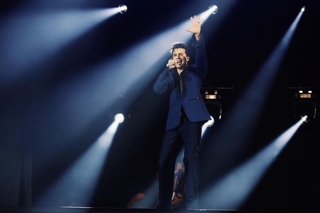 chartsluan's tweet photo. 📸 || Foi lindo, foi HISTÓRICO! Com ingressos esgotados, @luansantana encerrou a Turnê em Portugal com um show incrível na Altice Arena, em Lisboa ❤️ https://t.co/ytgHJJpvMj