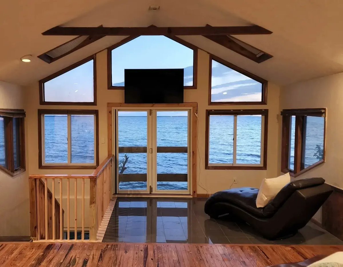 somdbeachhouse's tweet photo. 90 mins outside #Washington this luxurious beachfront vacation rental awaits your arrival.

https://t.co/XVtW6KYPB3

#Washingtondc #Washdc #somd #Southernmd #southernmaryland #beachfront #waterfront #airbnb #vrbo https://t.co/72zi2tFf87