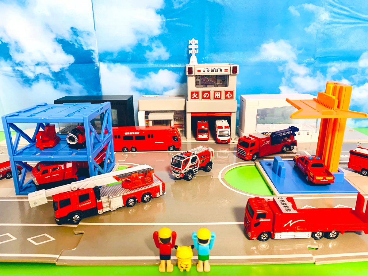 【消防24時】
トミプラタウン
中央消防署、
レスキュー隊。
緊急出動囧
#トミカ
#TOMICA
#救助隊
#RESCUE