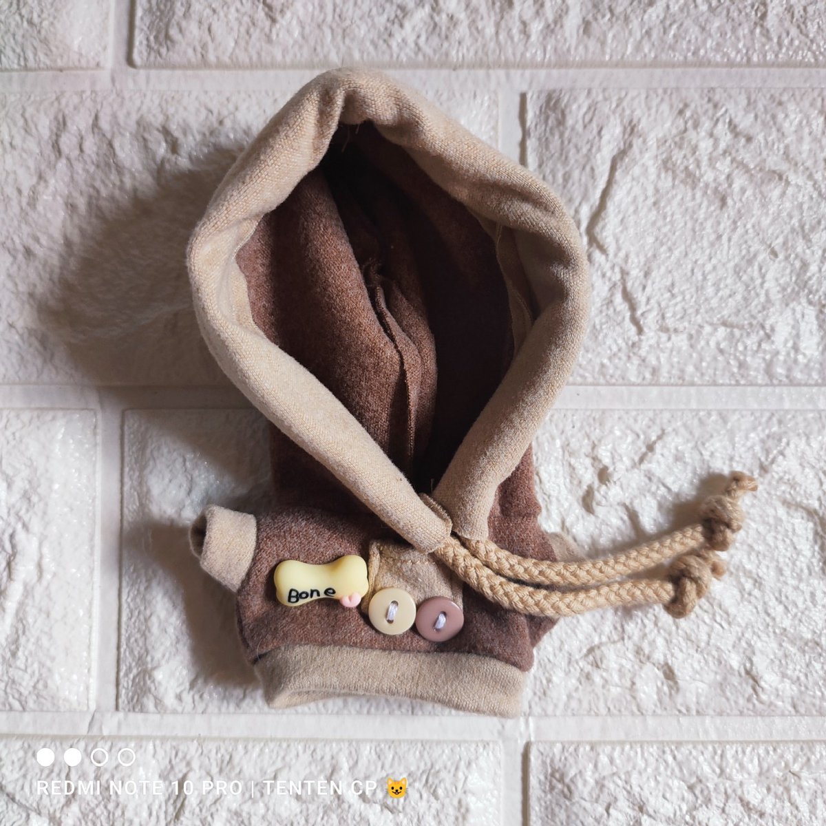 TenTenCP_shop's tweet photo. Ready Stock cute brown hoodie for 10cm cotton doll kpop doll clothes costume
2 color :
-light brown
-dark brown 
💸160rb
🍊https://t.co/DIIfITBesd
#10cmdollclothes #dollclothes  #dollcostume #10cmdollclothes #10cmdoll #warunganime #warungkpop #warungdoll #COMIFURO15 #CF15 https://t.co/AjSg52HRUv