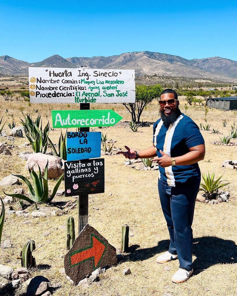 🗣GIVEAWAY!! 💫

Over the years one of my goals has definitely been to become a more sustainable traveler. We’ve got to protect the environment that we love exploring. I’m still learning and discovering better ways to do so and keep seeing the world. 🌍… instagr.am/p/ChgErcsM6LB/