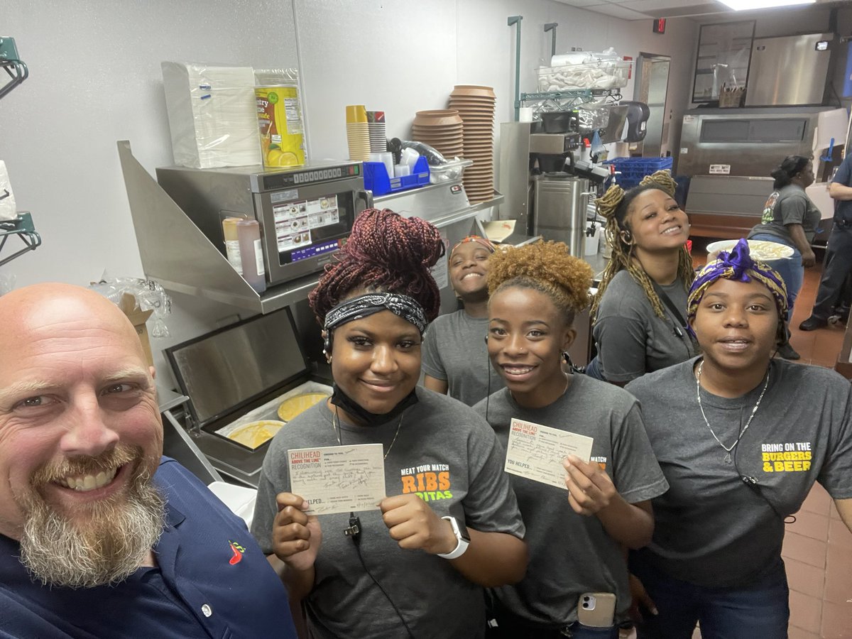 fred_plum's tweet photo. “The name on the Front of the Jersey is a hellalot more important then the one on the back”! This is how we 🌶s! ATLs for a few of the crew and we are killing it! 1% better every day! #Chilisrightnow @GumpMike @NicholasBPaxton https://t.co/DNcJg0QW0o
