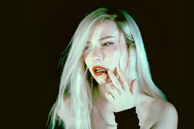 Watch Leah's leaked NSFW photo on TwXstars