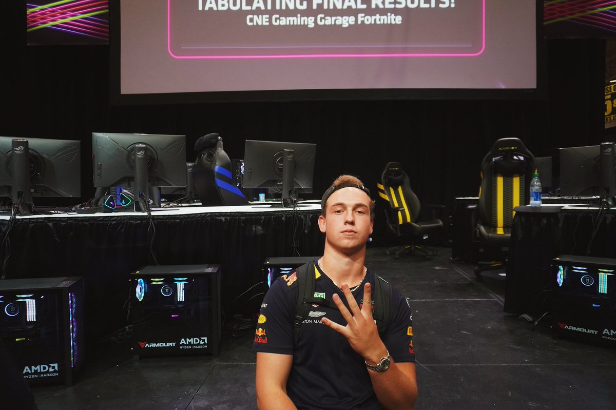 wizwlfy's tweet photo. 4th place at the CNE lan with @arr0wsfn , $350 earned https://t.co/n6dgBwcuFn
