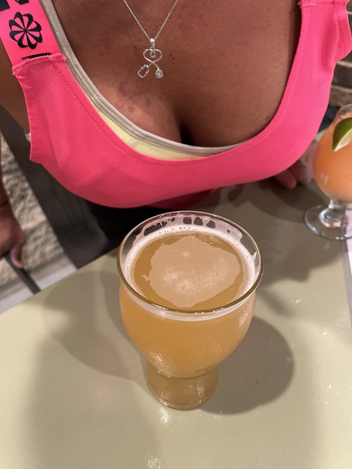 Cheers! https://t.co/NmqqxxAVHr