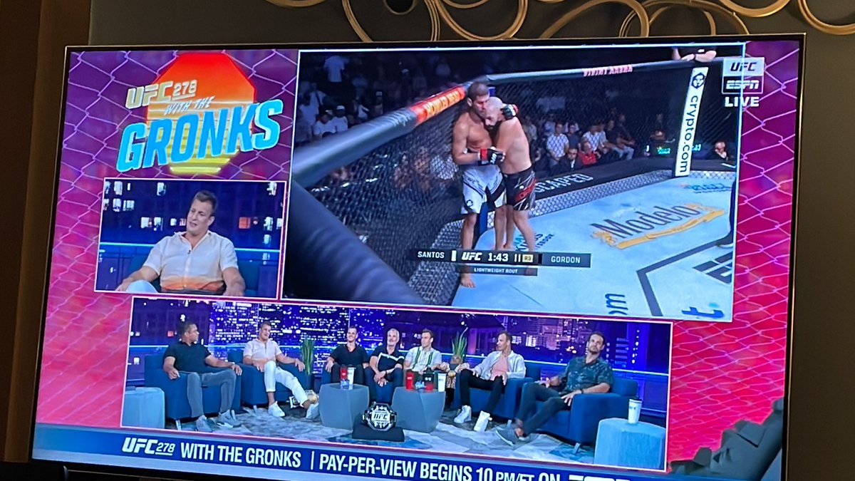 Ritofest's tweet photo. @danawhite I don’t wanna see or hear @RobGronkowski during my @ufc time 🤦🏽‍♂️ please don’t continue this anymore. #BreakingNews #thissuck 👎🏾 https://t.co/VxbKdpH6bd