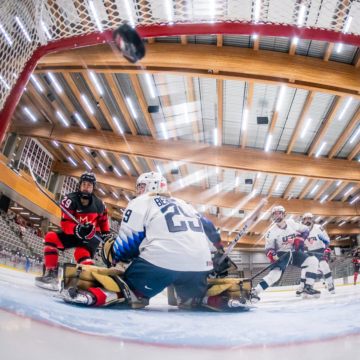 HockeyCanada's tweet photo. Frame by frame. 🇨🇦🇺🇸 https://t.co/legGXwMWng