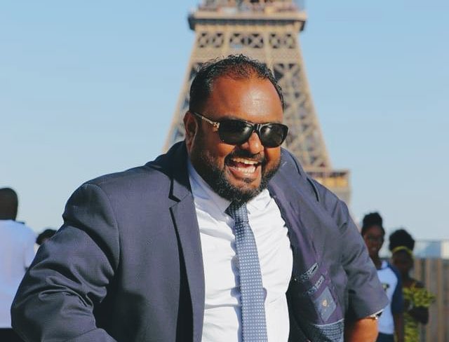 RehanJayawick's tweet photo. How Arjuna Amadoru who was part of the #GotaGoHome movement in Paris was arrested by the Nittambuwa police while visiting his family in SL is truly astounding and yet again proves that the #BeanRegime is truly something else!
Release all political prisoners!
@SingerHanaa https://t.co/JvFurrW643