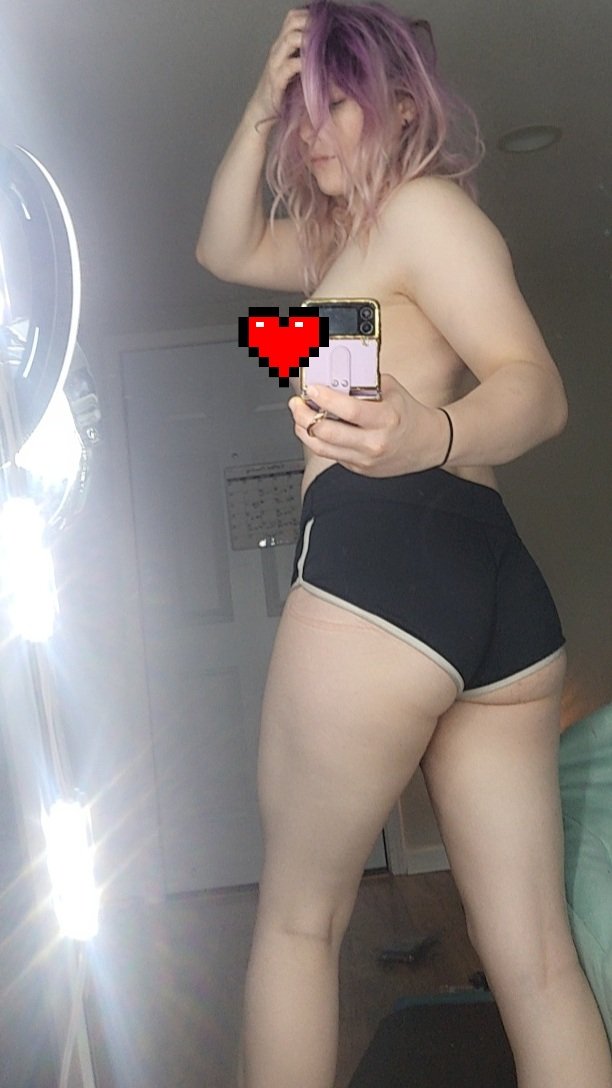 Subscribe to my onlyfans for more butt! https://t.co/OW2tupEkEN https://t.co/HYKC2NSAqT