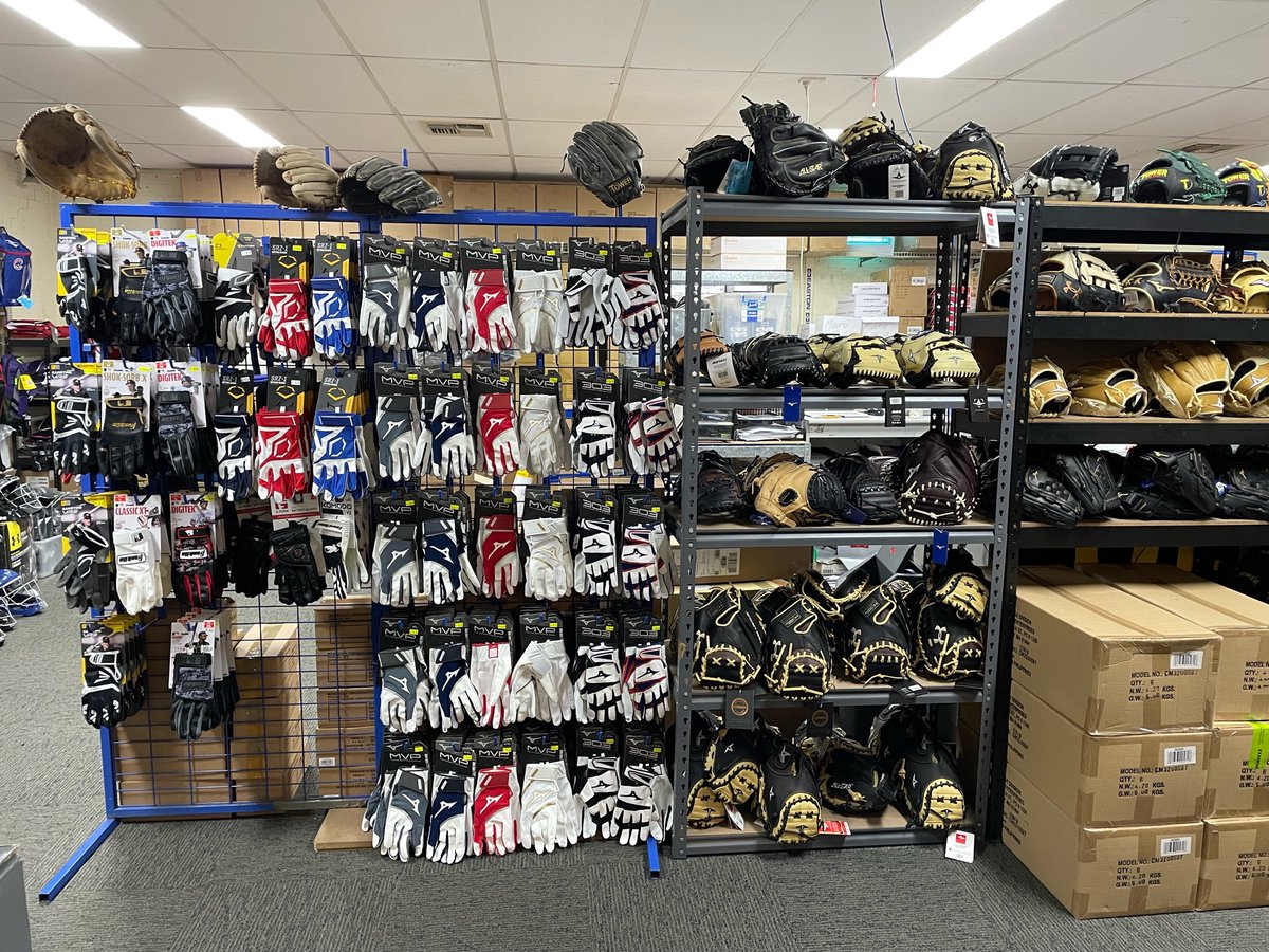 FieldersChoice1's tweet photo. Celebrate the start of Sunday trade with a GREAT DEAL at our @PerthHeat Carpark Sale! TODAY 11am-2pm Sunday Aug 21. https://t.co/PjWEd8VBZU