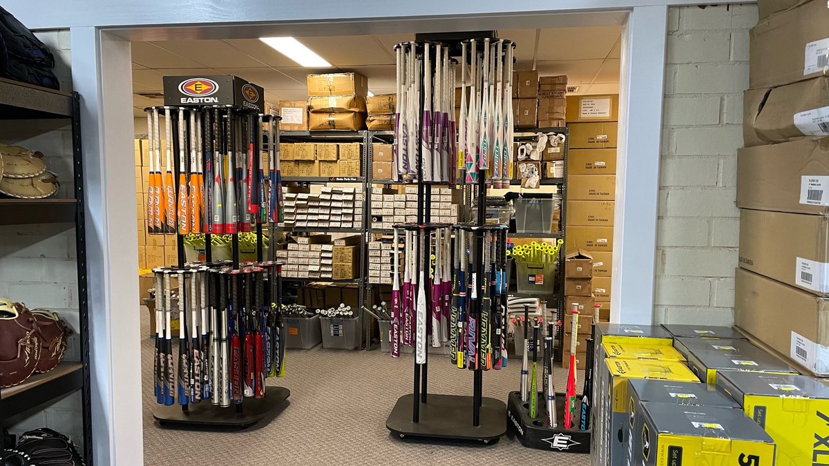 FieldersChoice1's tweet photo. Celebrate the start of Sunday trade with a GREAT DEAL at our @PerthHeat Carpark Sale! TODAY 11am-2pm Sunday Aug 21. https://t.co/PjWEd8VBZU