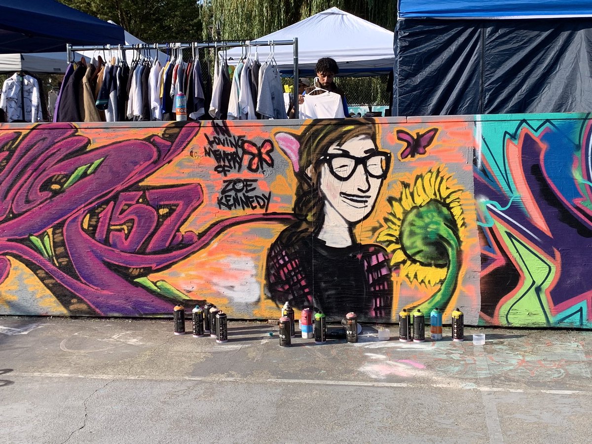dogkomet's tweet photo. Zoe Kennedy
Granddaughter who passed away
Wall in Seattle
#haiku #seattlestreetart #StreetArt #Seattle #rememberZoe #muchpeace https://t.co/8KMAnxaANu