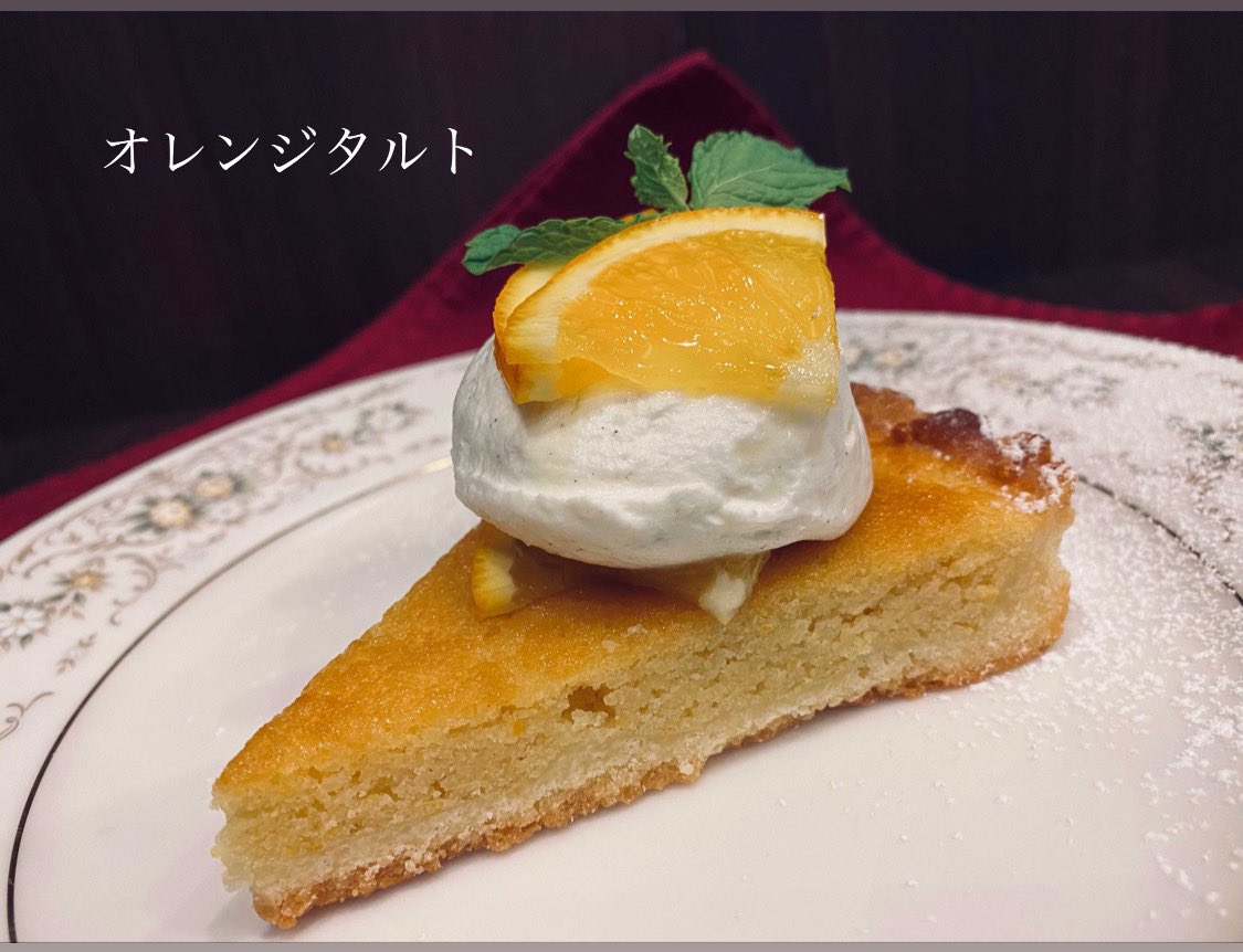kissa_kanade's tweet photo. 8/21から期間限定でオレンジタルトの登場です🧡

おすすめポイント🍊
・サクサクのタルト生地にオレンジの皮を混ぜたアーモンドの生地は香り豊かな仕上がりに
・甘さを抑えカルダモンというスパイスを使用しさっぱりとしたホイップにオレンジの砂糖漬けをトッピングした暑い夏にぴったりの爽やかさ https://t.co/NUOOgcj7u0