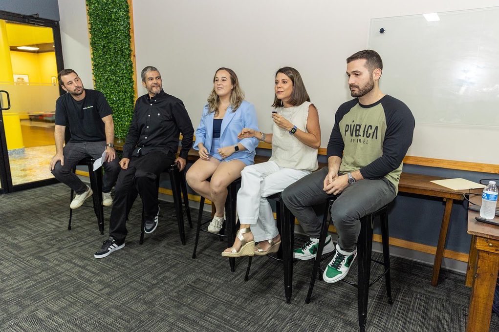 obethseguinot's tweet photo. Tuve el honor de ser invitado por mi hermano @eliasman al primer #ShopifyMeetup de Panamá para compartir sobre #CustomerFirstMarketing con la creciente comunidad de #ecommerce del país. Seguimos aportando a el crecimiento de la industria de #ecommerce en #LATAM. https://t.co/T1OIvWzfIY