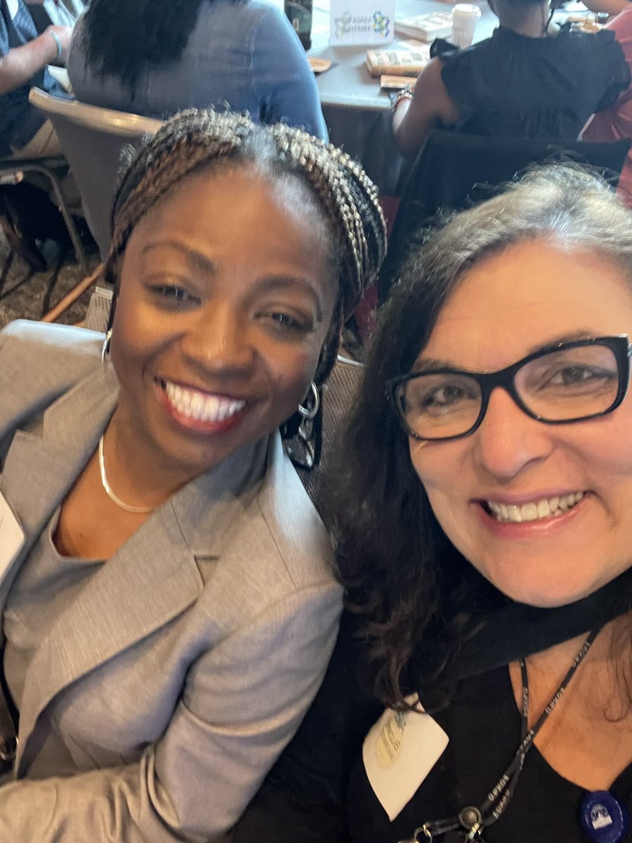 SherwoodCPS's tweet image. We had an amazing week with fantastic professional development lead by our teacher leaders and concluding with an awesome back to school bash! ❤️ We can’t wait to see all of our students Monday! #instructionalcore @CPS_Leaders @ChiPubSchools @TheFundChicago @CPSCareerReady