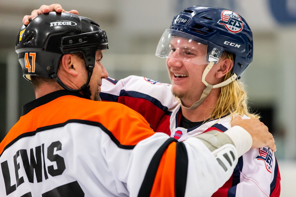 joshgalesphoto's tweet image. That's a wrap for a @FWKomets alumni game that raised nearly $25,000 for Braydin Lewis.